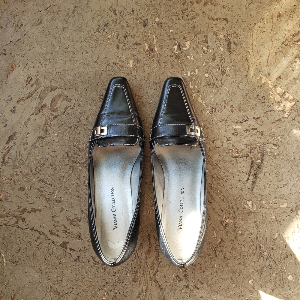 Vianni Collection Pointed Loafers - size 5.5M, black